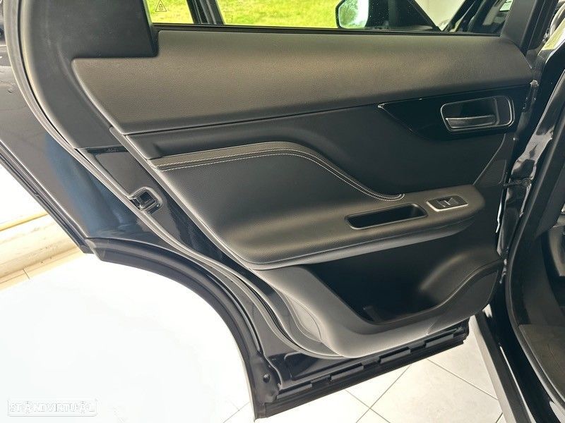 Jaguar F-Pace 20d AWD Aut. R-Sport - 28