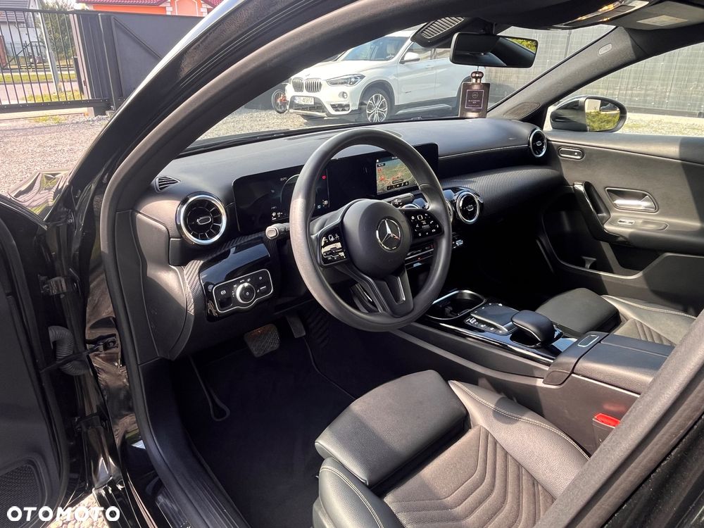 Mercedes-Benz Klasa A 180 7G-DCT Style - 23