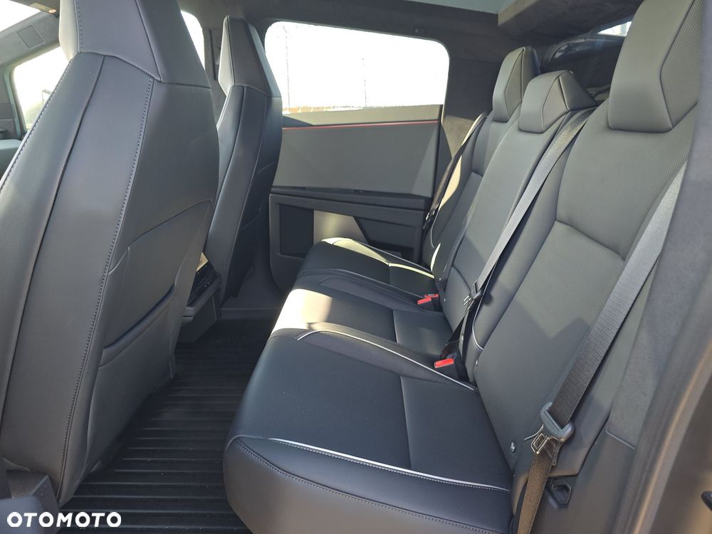 Tesla Cybertruck - 18