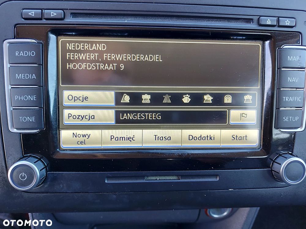 Volkswagen Touran 1.4 TSI Cross - 27