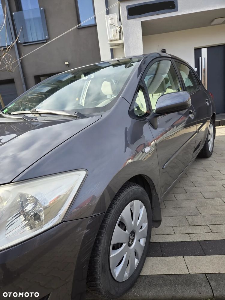 Toyota Auris 2.0 D-4D Sol - 11