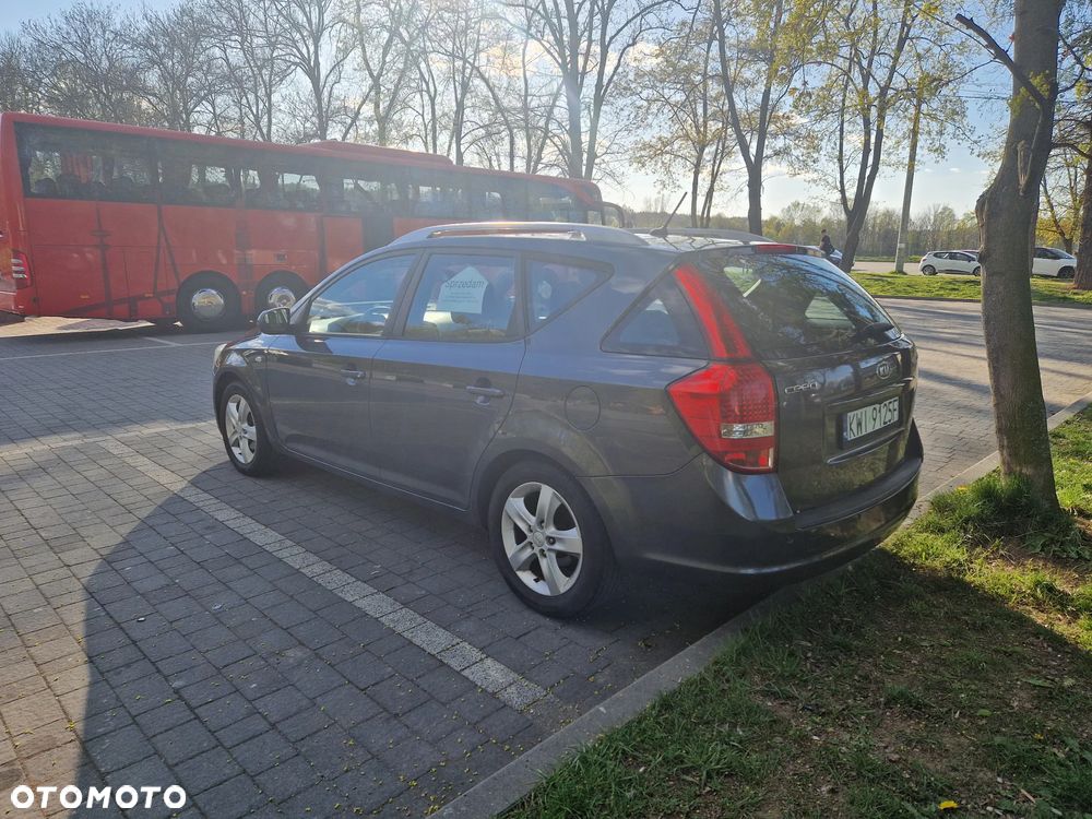 Kia Ceed 1.6 Crdi Comfort + - 5