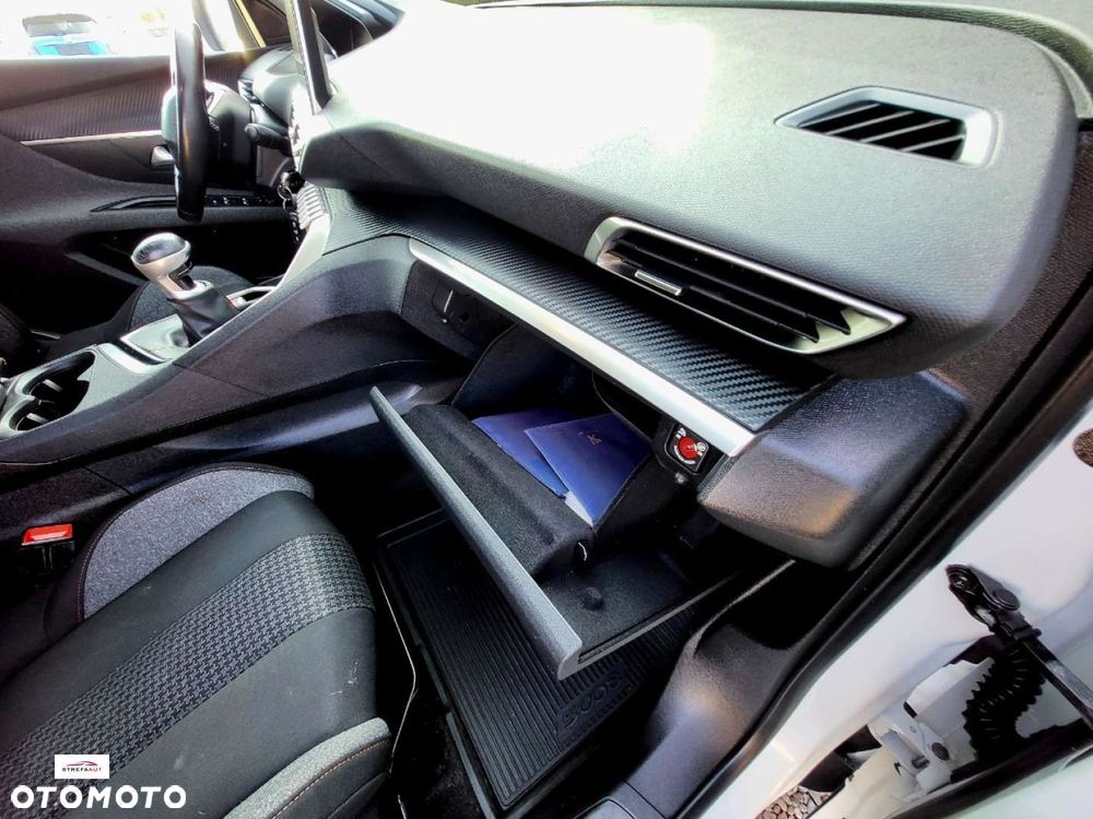 Peugeot 5008 - 12