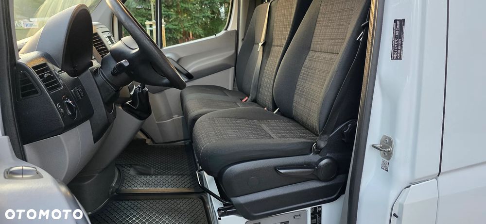 Mercedes-Benz Sprinter - 16