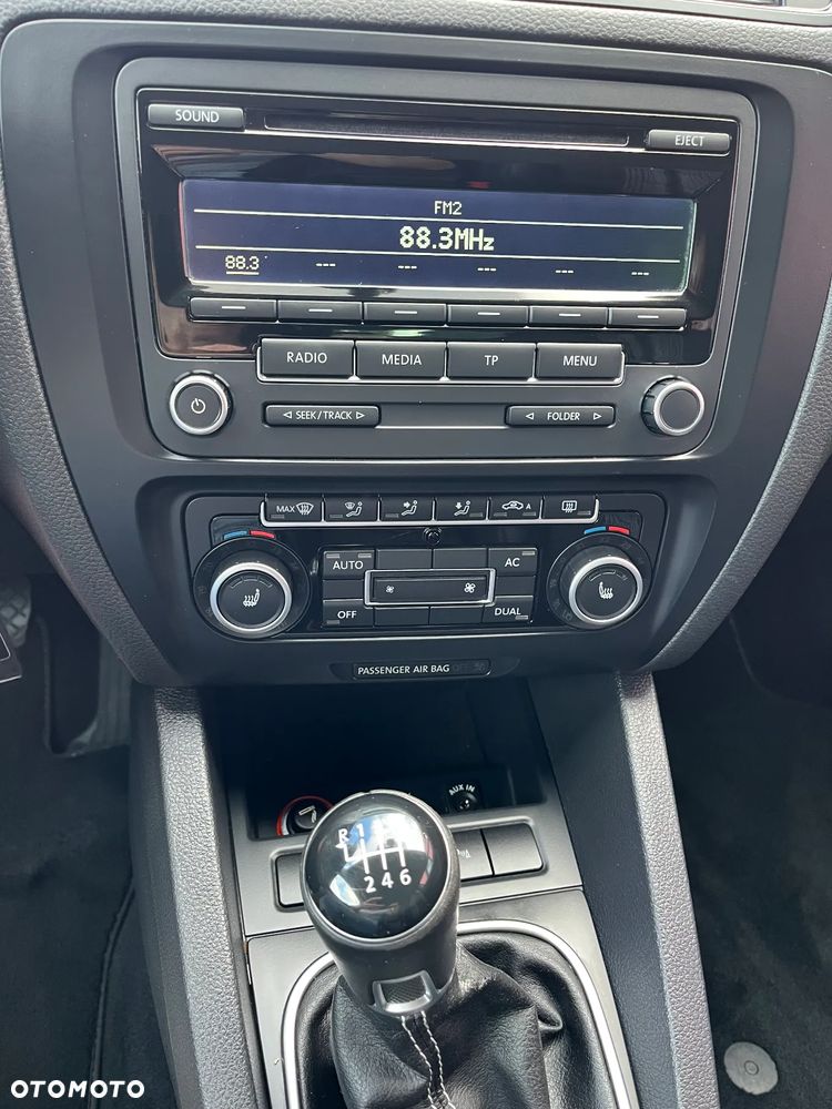 Volkswagen Jetta 1.4 TSI Match - 17