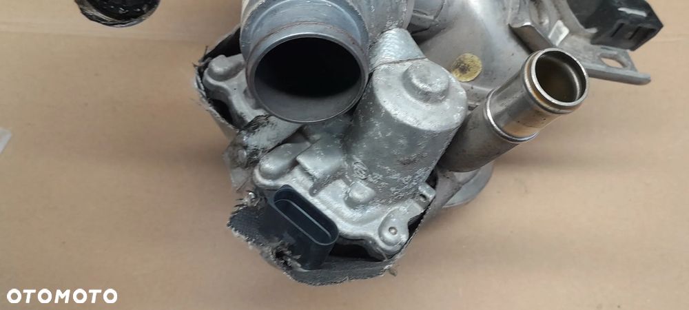 Zawór Egr z Chłodniczką 04B131512C VW Seat Audi Skoda 1.4TDI CUS - 5