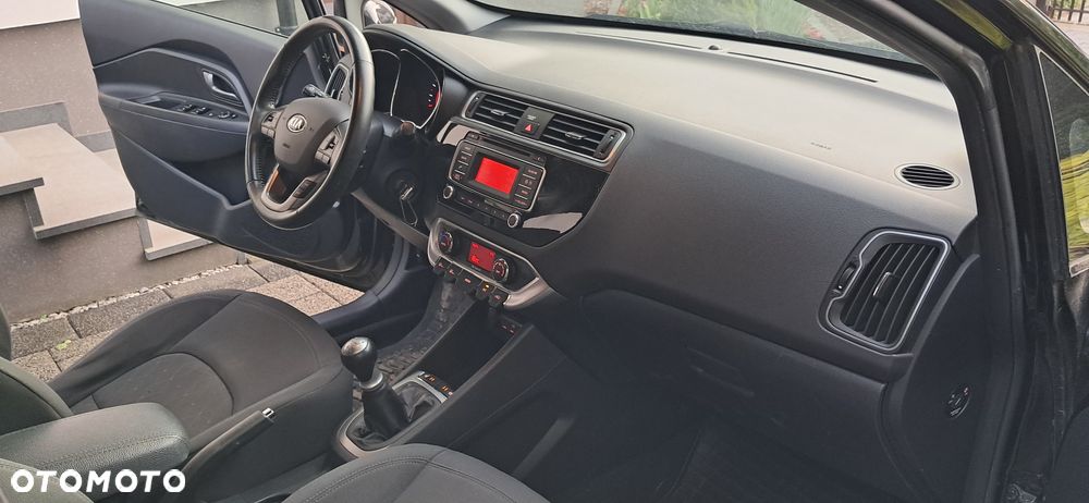 Kia Rio 1.2 Dream Team Edition - 37