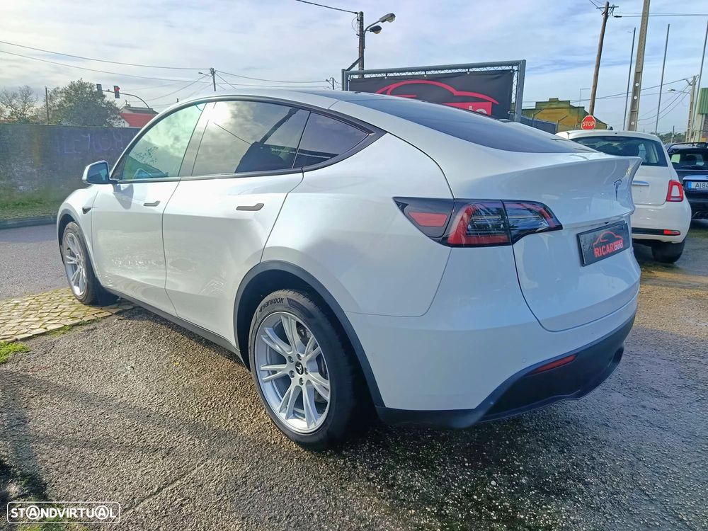 Tesla Model Y Long Range Dual Motor AWD - 4