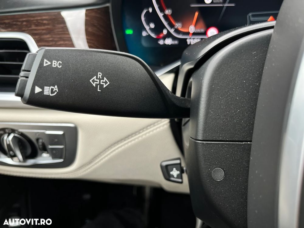 BMW Seria 7 750i xDrive - 23