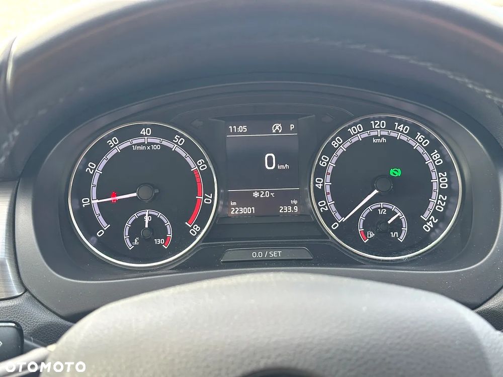 Skoda RAPID Spb 1.4 TSI Style DSG - 19