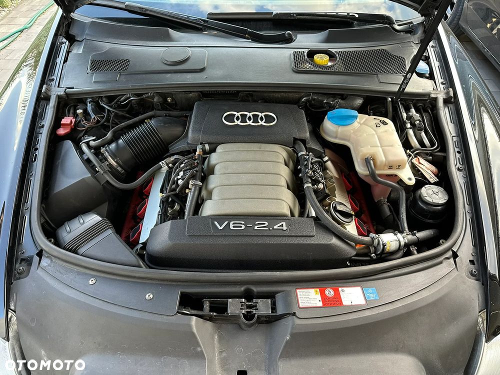 Audi A6 Avant 2.4 - 16