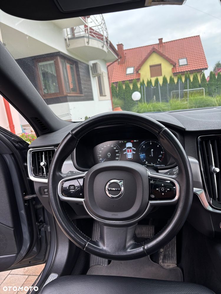 Volvo V90 D5 AWD Momentum - 24