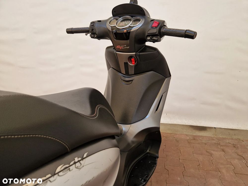 Piaggio Beverly - 24