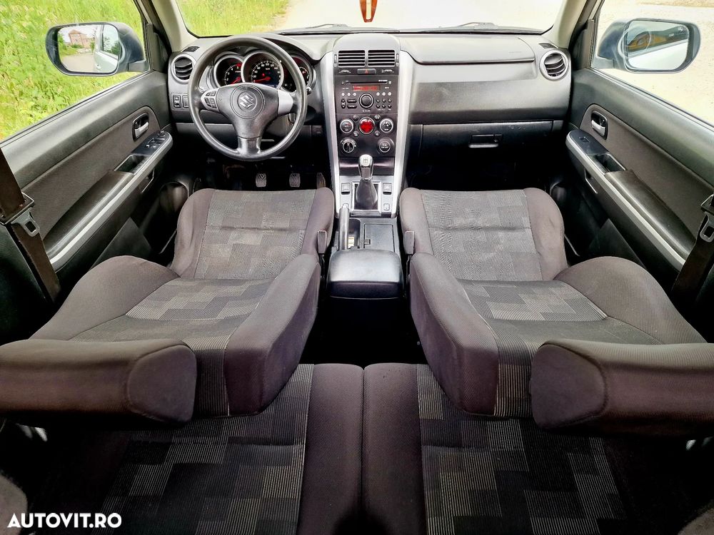 Suzuki Grand Vitara 1.9 DDiS Comfort - 16