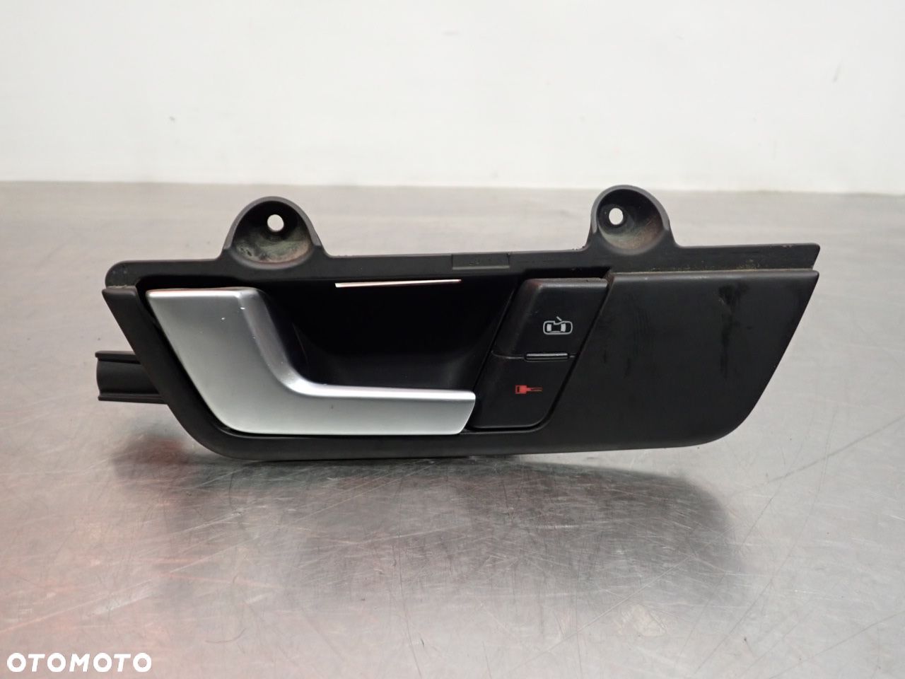 KLAMKA LEWA PRZEDNIA WEWNĘTRZNA AUDI A4 B6 8E1837019G - 1