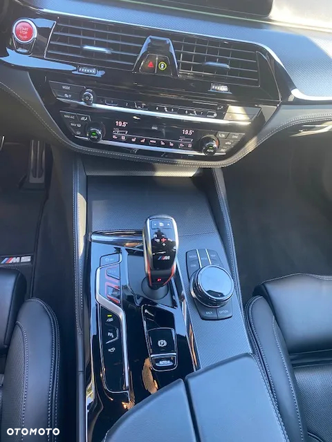 BMW M5 Competition - 10