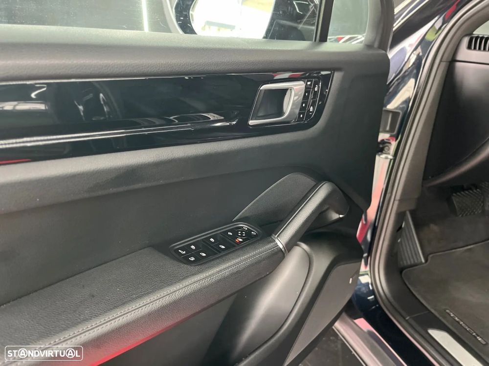 Porsche Cayenne Coupé E-Hybrid - 44