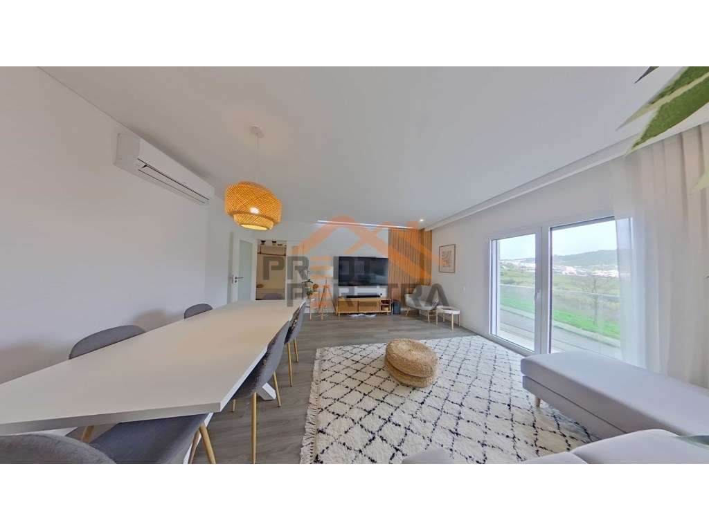 Reservado!
Predipereira apresenta um exclusivo T2, com box para um... - Grande imagem: 3/26