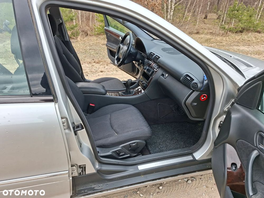 Mercedes-Benz Klasa C 180 Avantgarde - 7