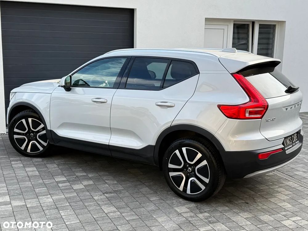 Volvo XC 40 B4 B AWD Geartronic Momentum Pro - 36
