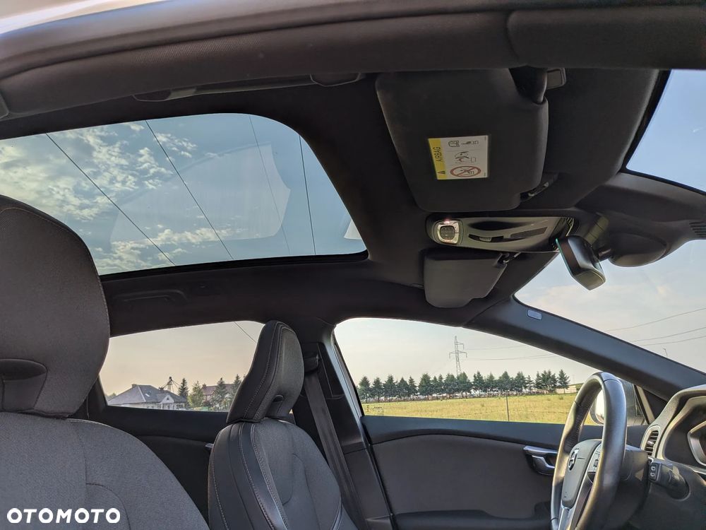 Volvo V40 Cross Country - 18