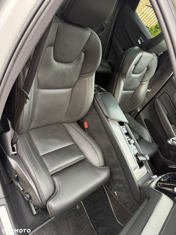 Volvo XC 60 B5 D AWD Geartronic RDesign - 26