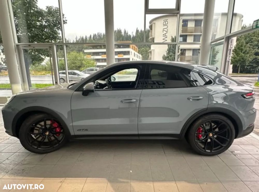 Porsche Cayenne Coupe GTS - 3