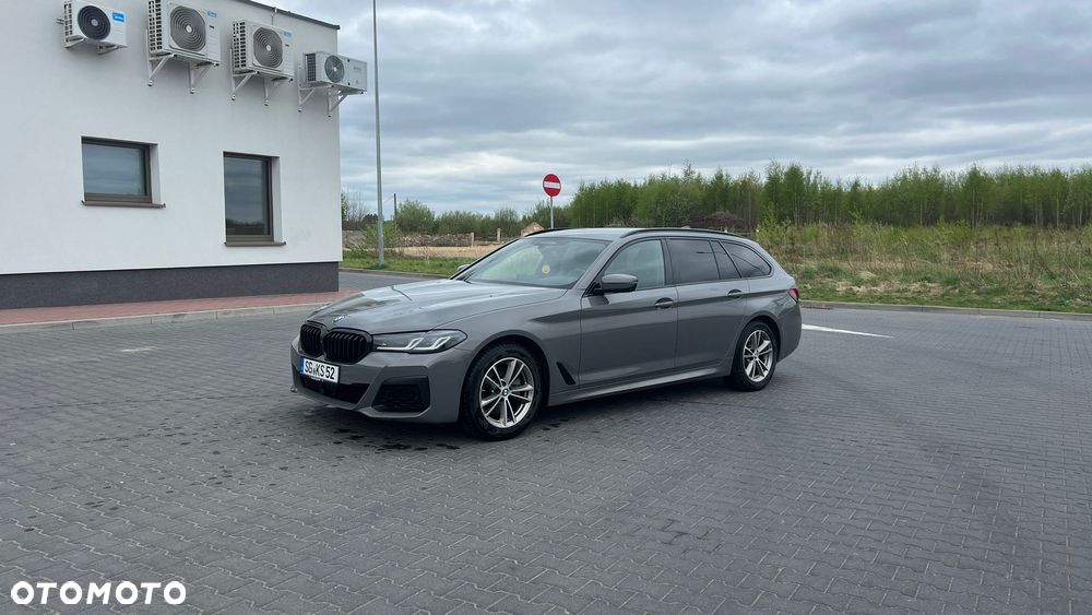 BMW Seria 5 520d M Sport - 4