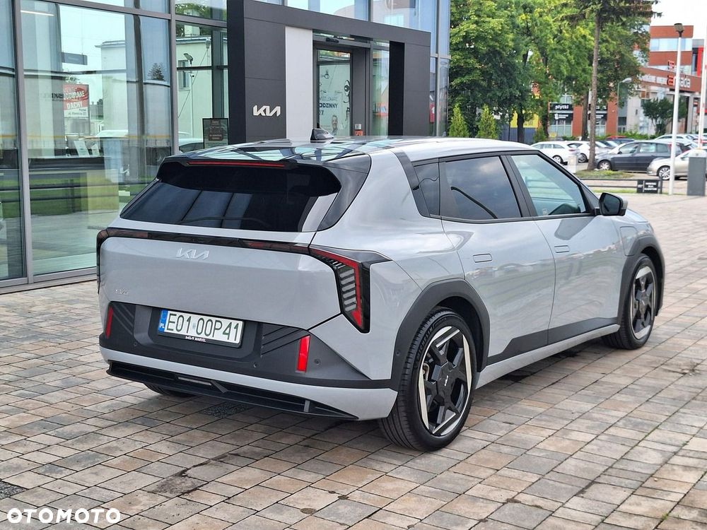 Kia EV4 - 4