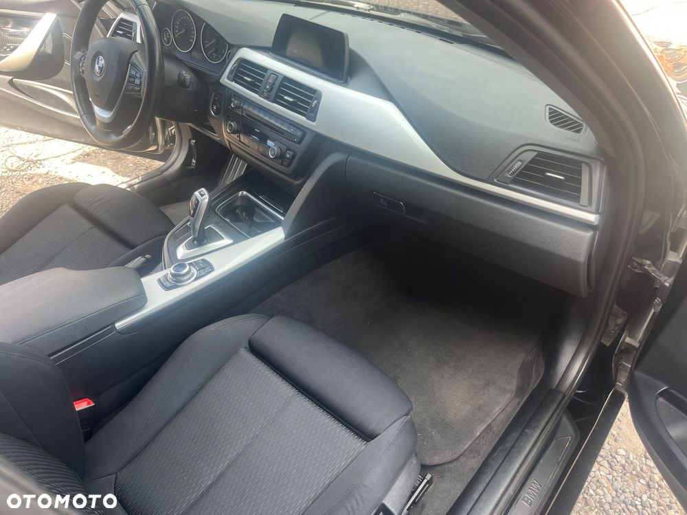 BMW Seria 3 320d - 8