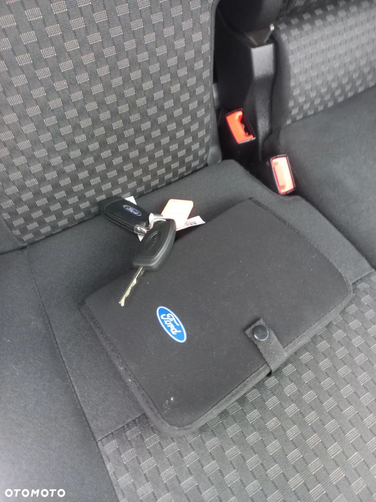 Ford Transit Connect - 22