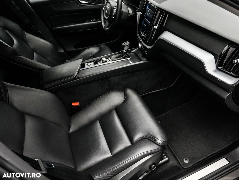 Volvo XC 60 D4 Momentum Pro - 12