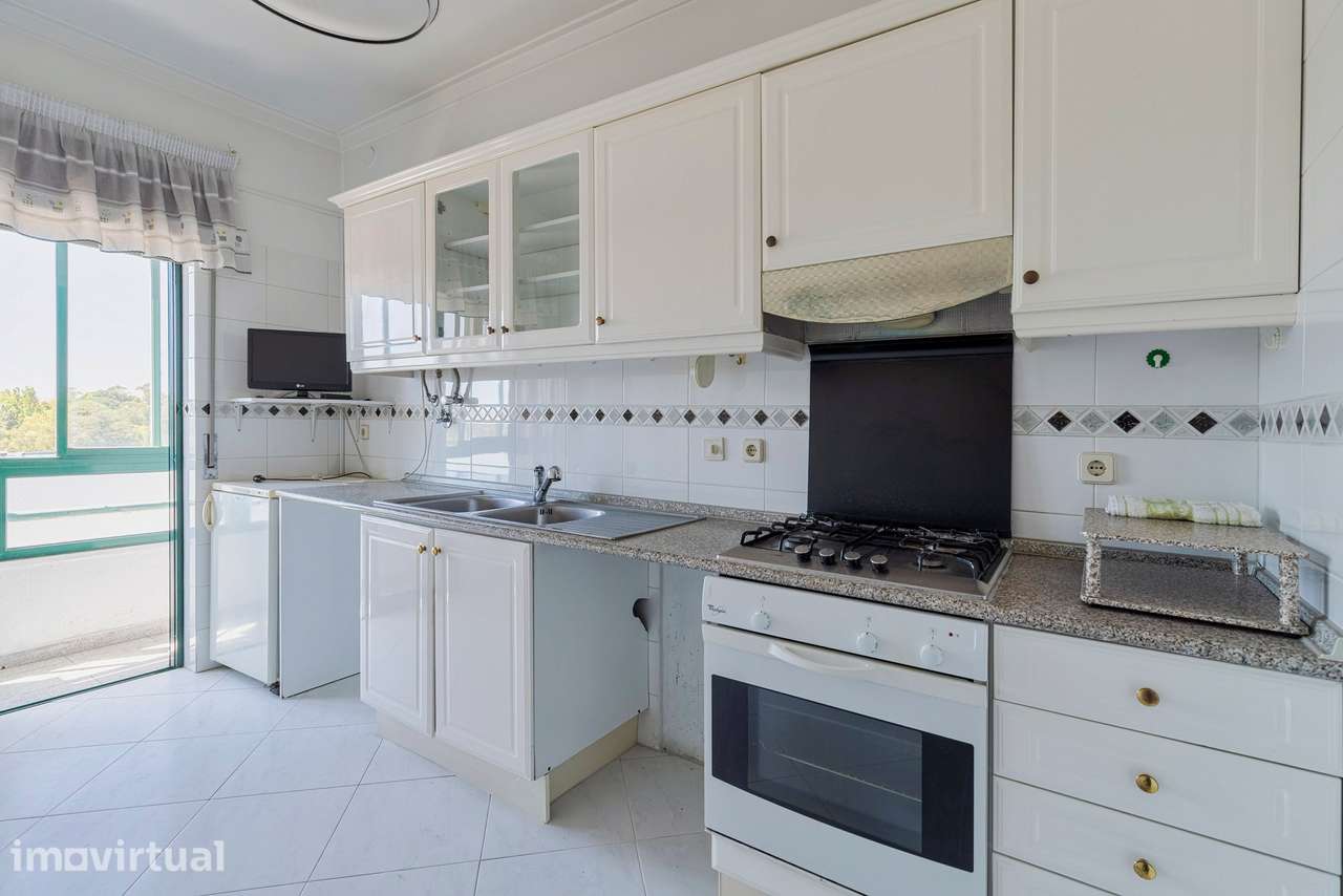 FEIJÓ - APARTAMENTO T2 COM 1 SUITE - Grande imagem: 2/29