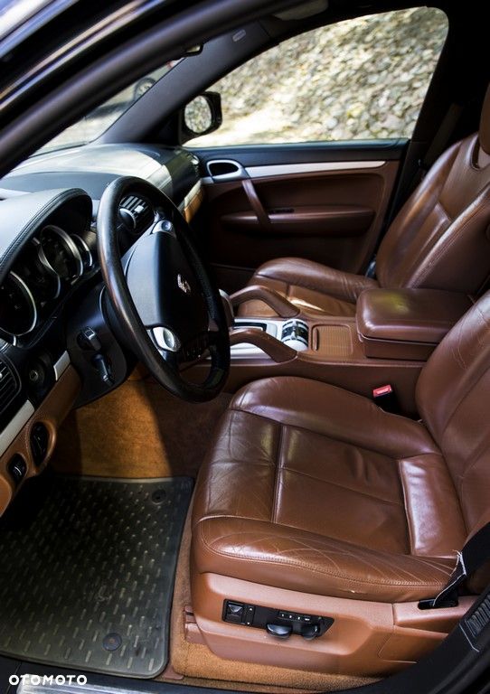 Porsche Cayenne - 10