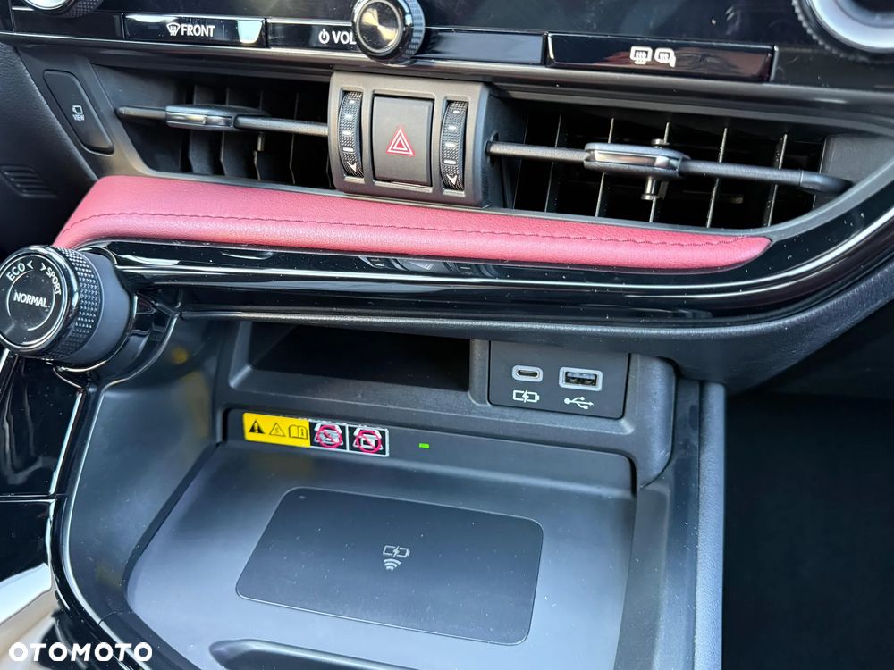 Lexus NX 350h Omotenashi AWD - 14