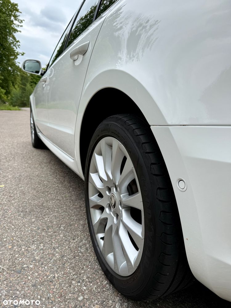 Skoda Superb 2.0 TDI Green tec 4x4 DSG Elegance - 14