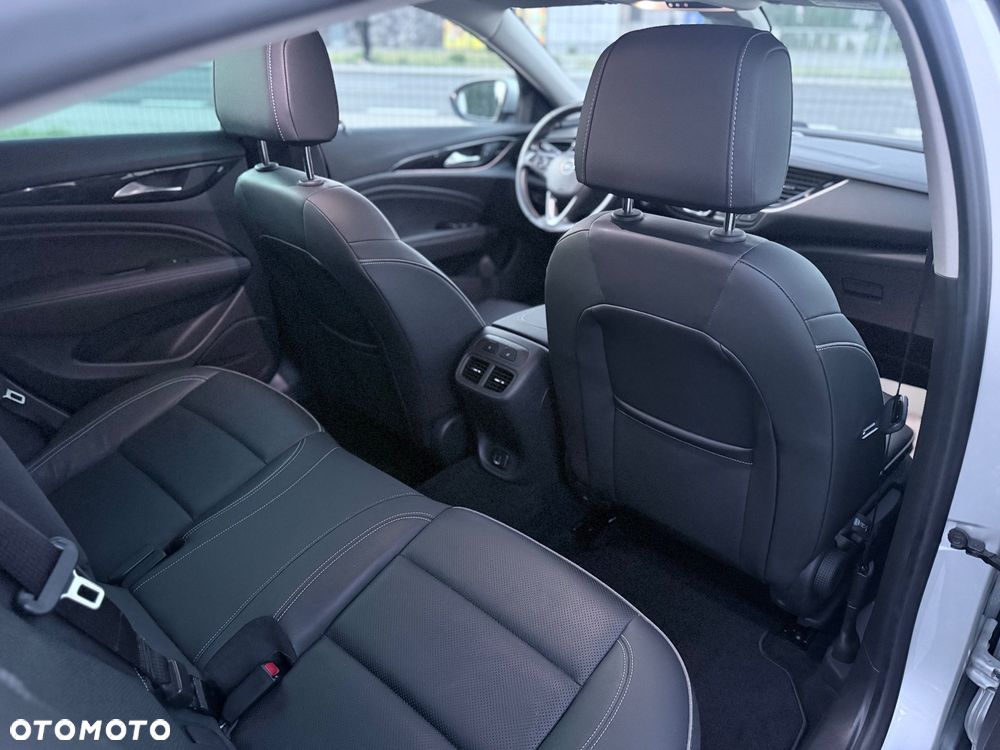 Opel Insignia - 38