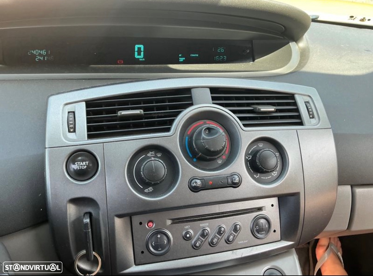 Renault Scénic 1.5 dCi Confort Dynamique - 9