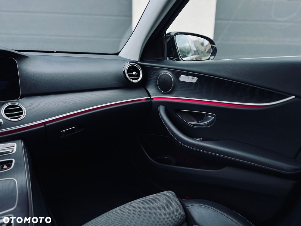 Mercedes-Benz Klasa E - 21