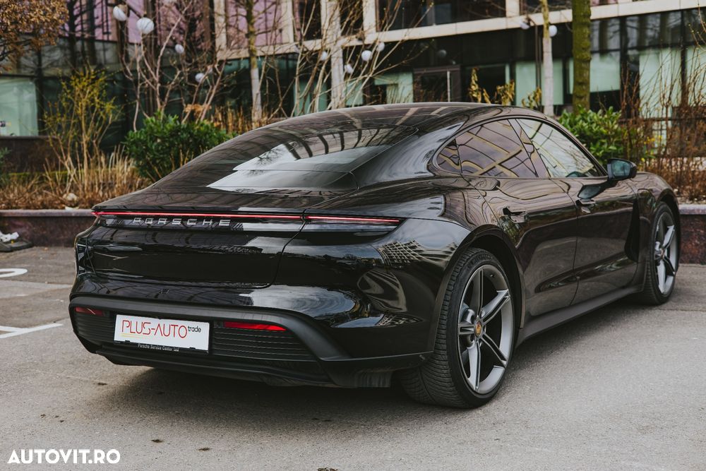 Porsche Taycan - 11