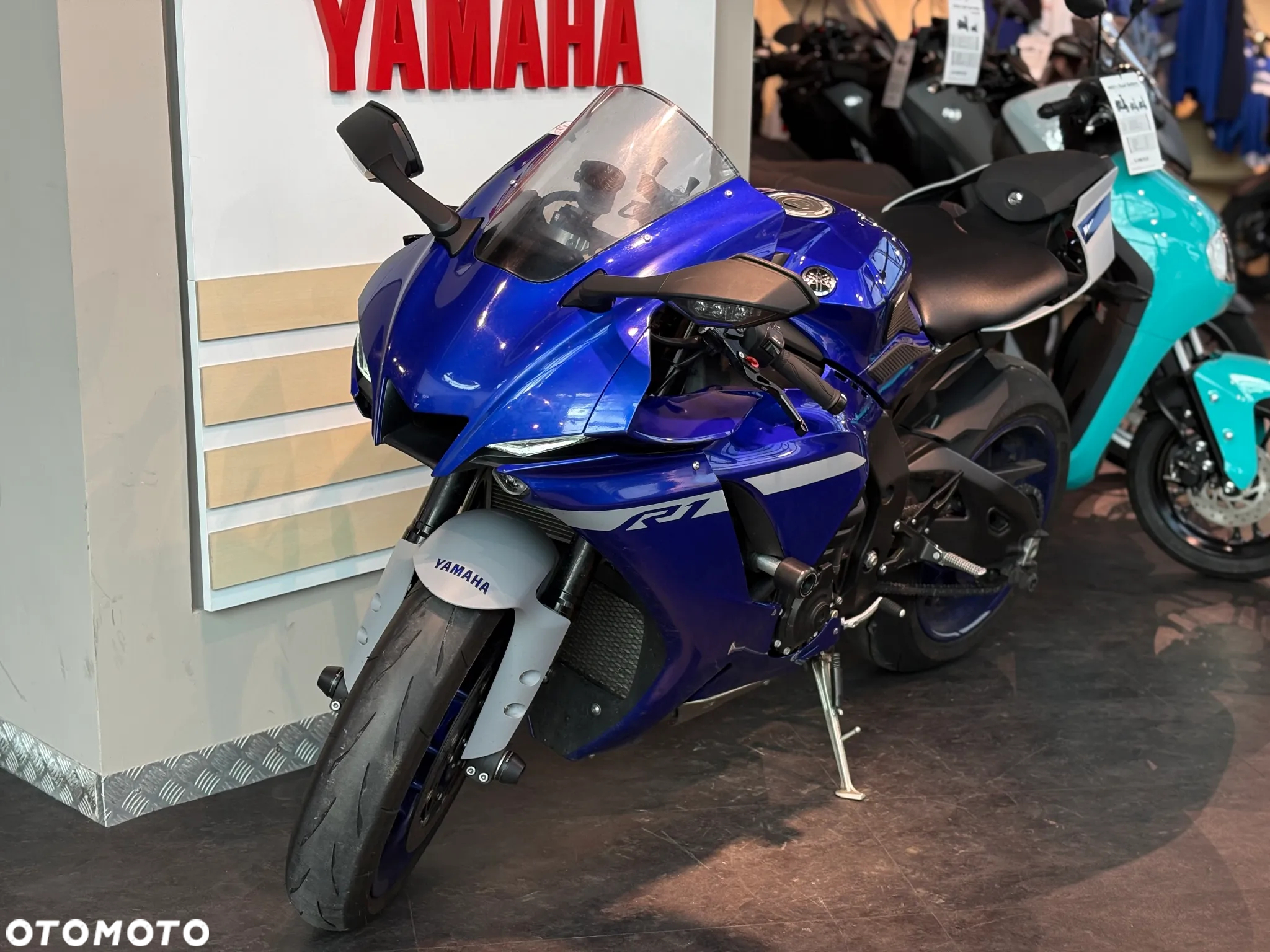 Yamaha R1 - 7