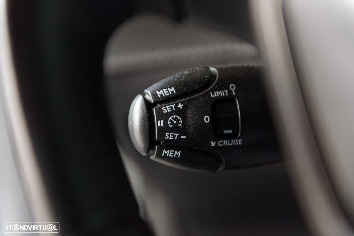 Peugeot 208 1.2 PureTech Active Pack - 48