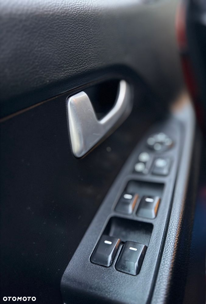 Kia Sportage 2.0 L 2WD - 6