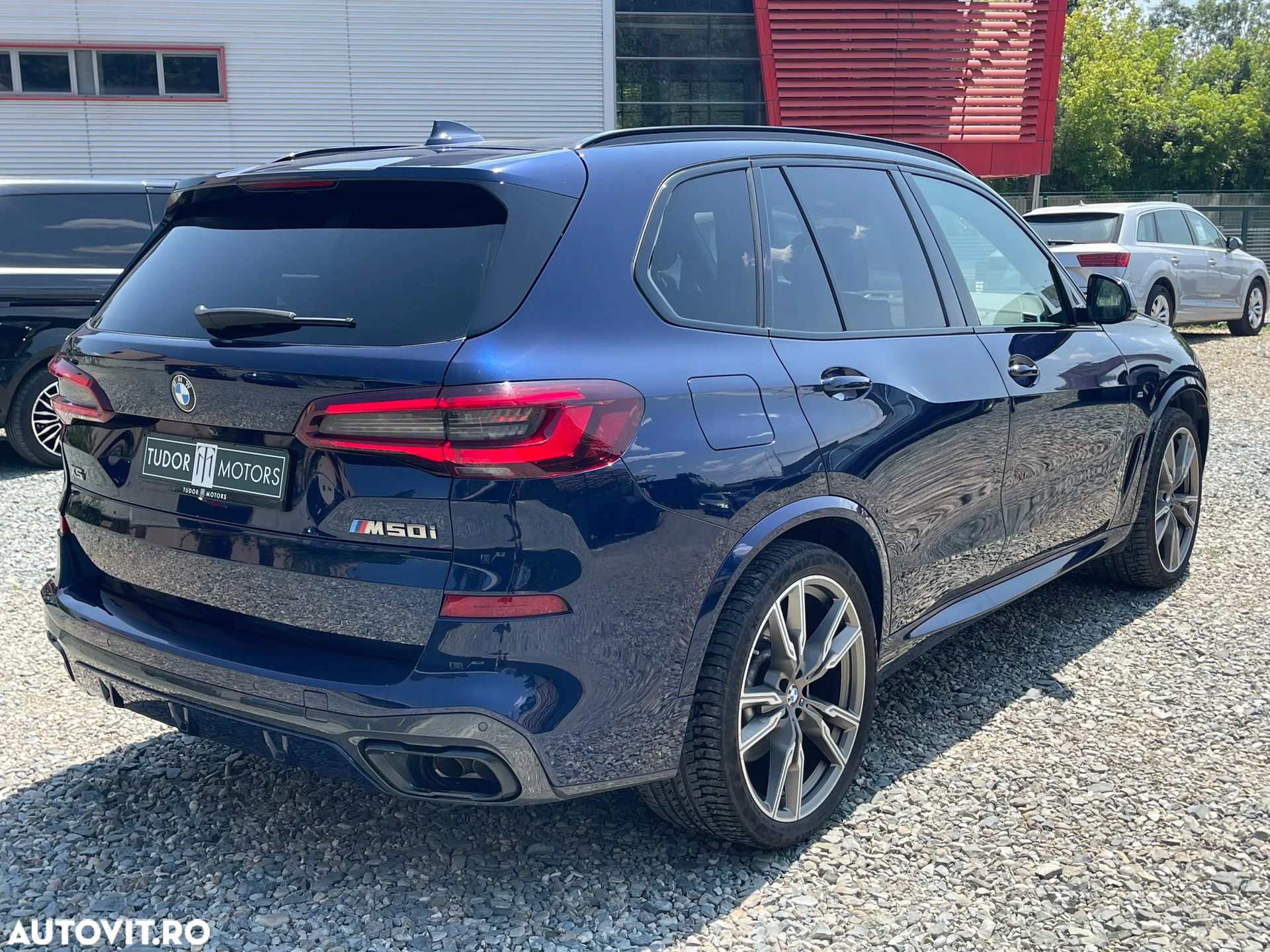 BMW X5 M M50i - 4