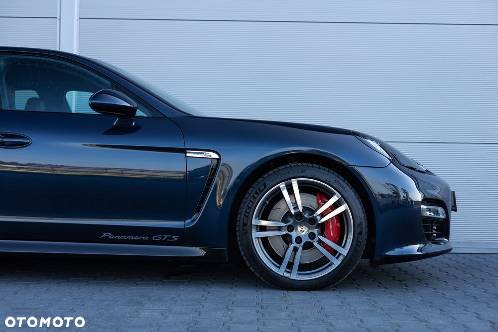 Porsche Panamera GTS PDK - 9