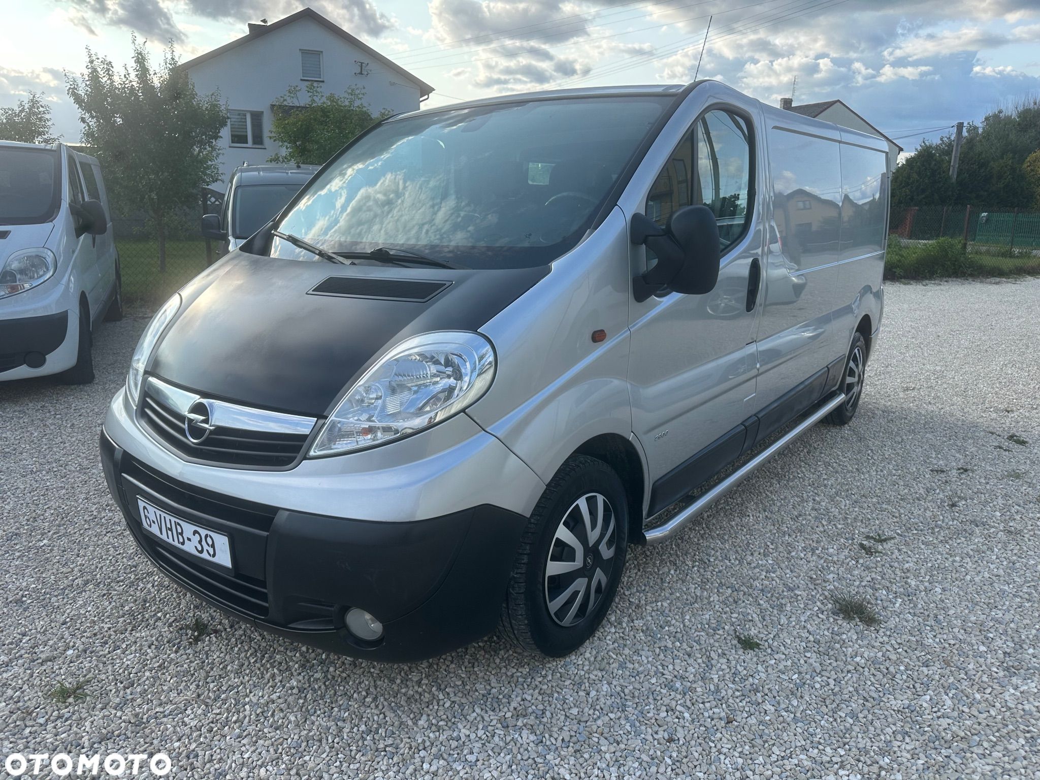 Opel Vivaro - 1