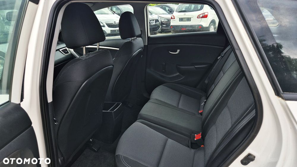 Hyundai i30 1.4 Intro Edition - 30