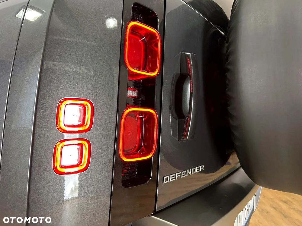 Land Rover Defender 3.0 D250 mHEV X-Dynamic HSE - 21