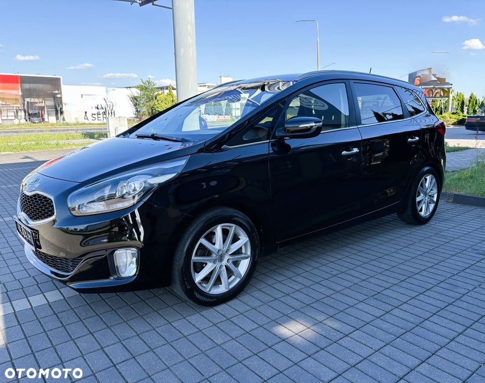 Kia Carens - 1