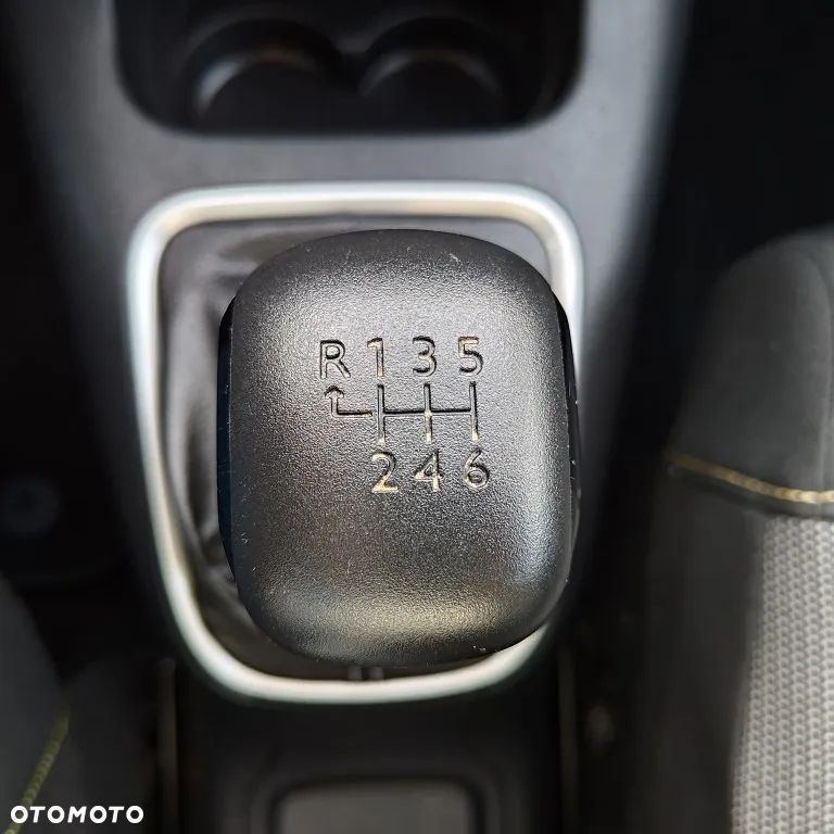 Citroën C3 1.2 PureTech Shine - 24